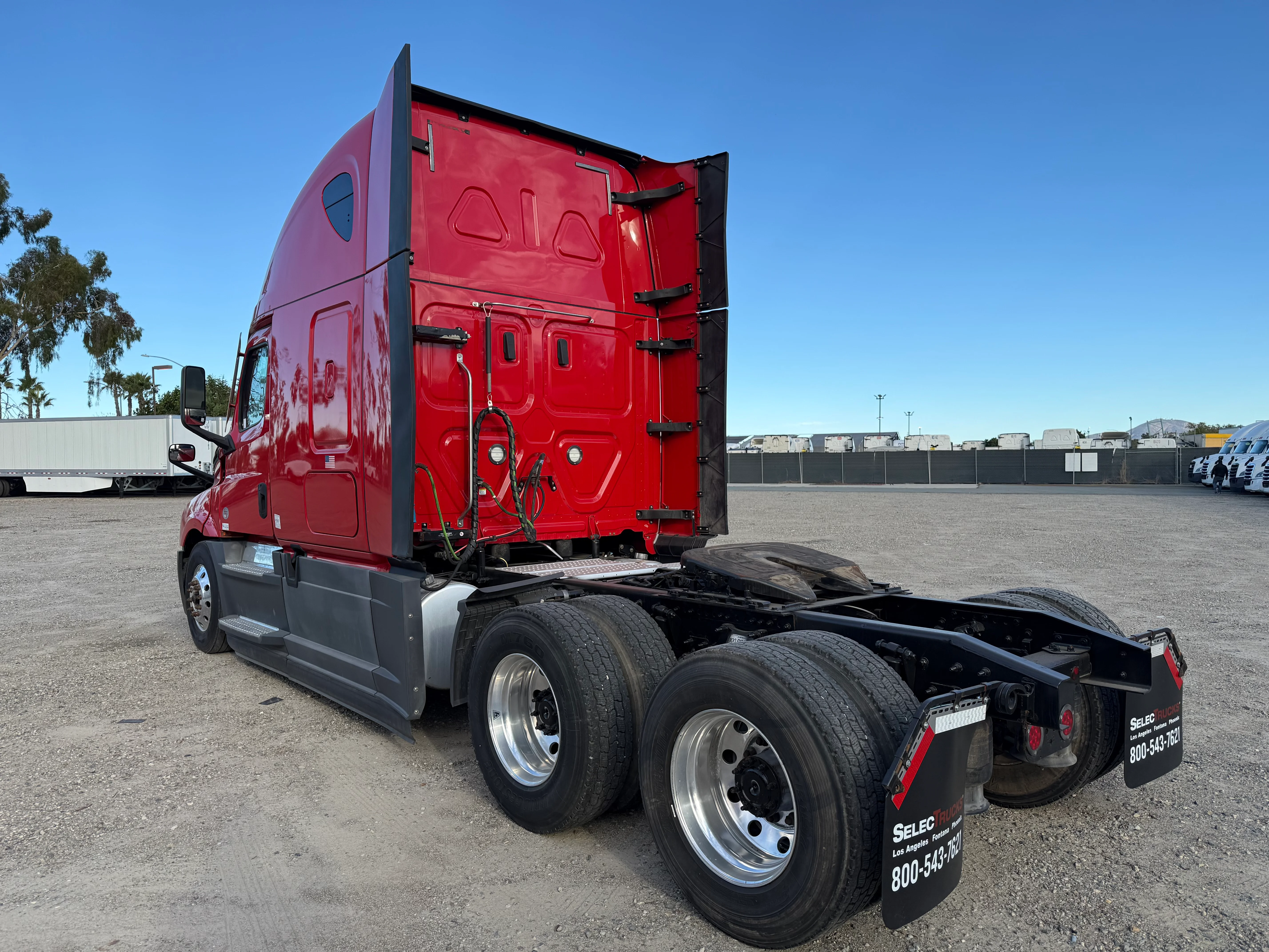 2021 Freightliner Cascadia in San Diego, CA — photo 4