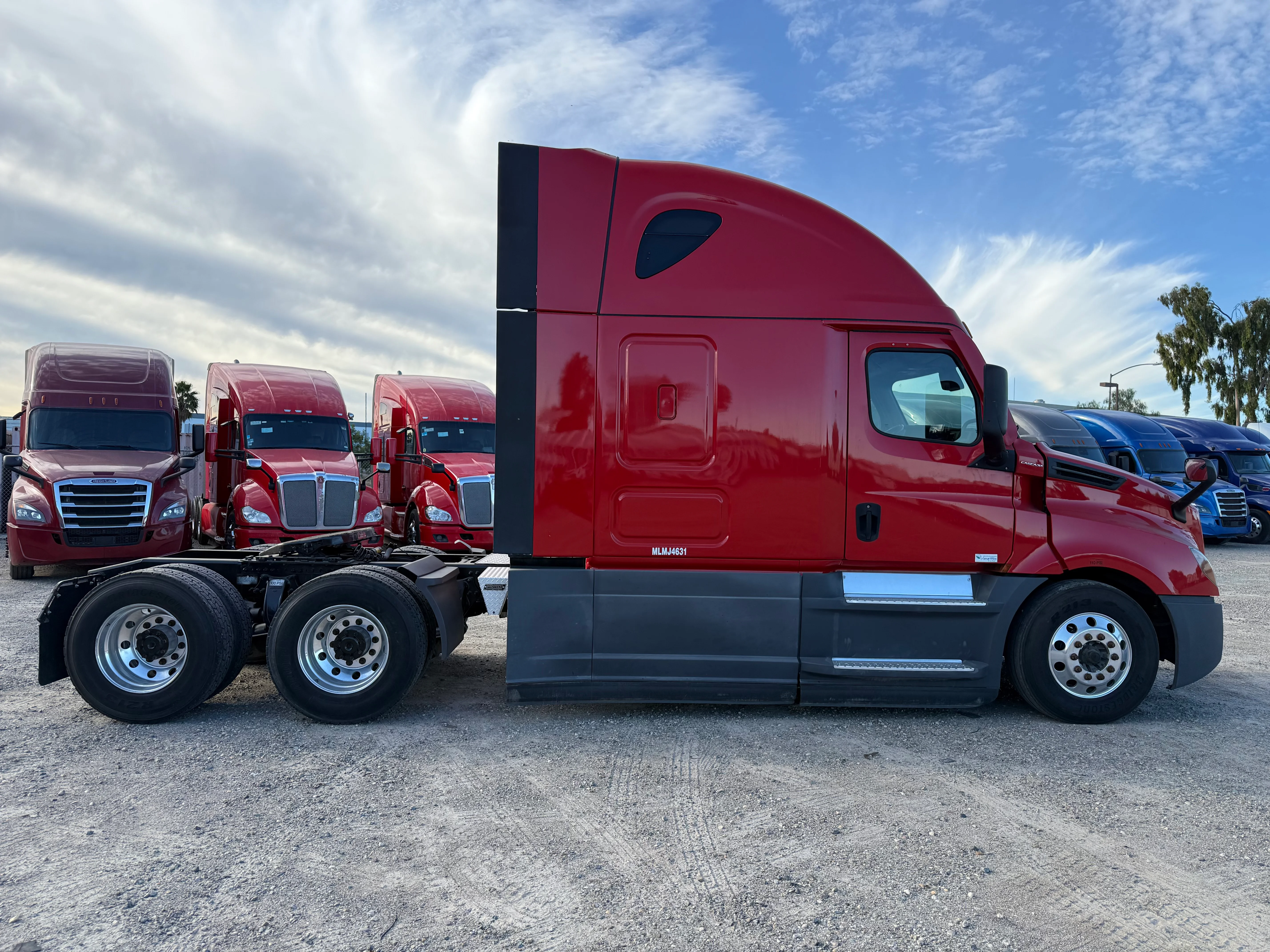 2021 Freightliner Cascadia in San Diego, CA — photo 7