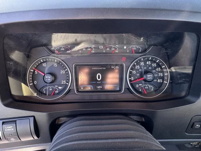 2026 International HX - image 16