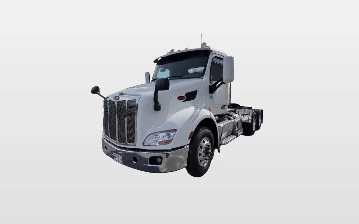 2019 Peterbilt 579 - image 1