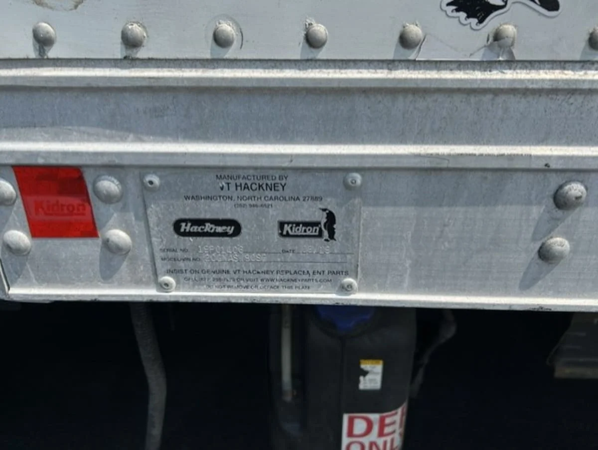 2020 Isuzu NQR in Farmingdale, NY — photo 14