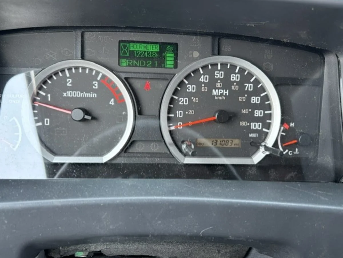 2020 Isuzu NQR in Farmingdale, NY — photo 11