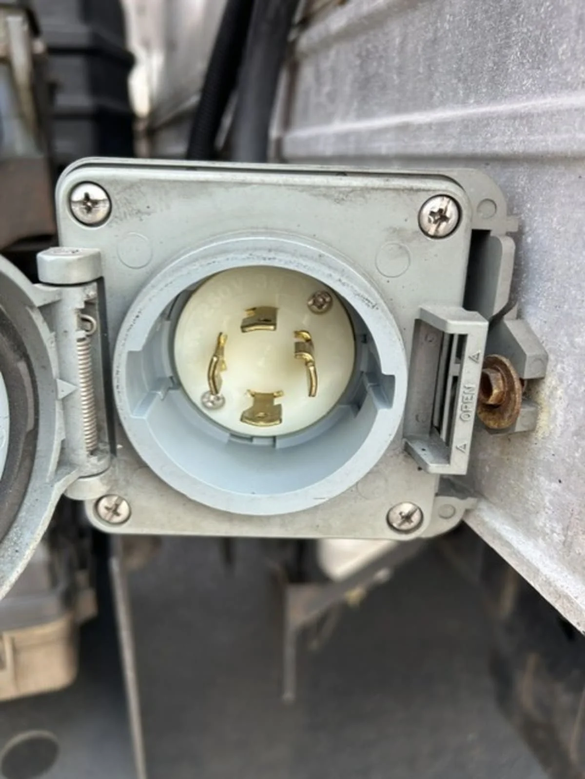 2020 Isuzu NQR in Farmingdale, NY — photo 15