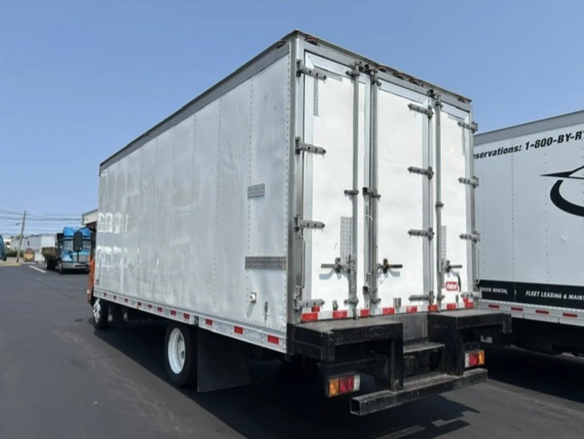 2020 Isuzu NQR in Farmingdale, NY — photo 6