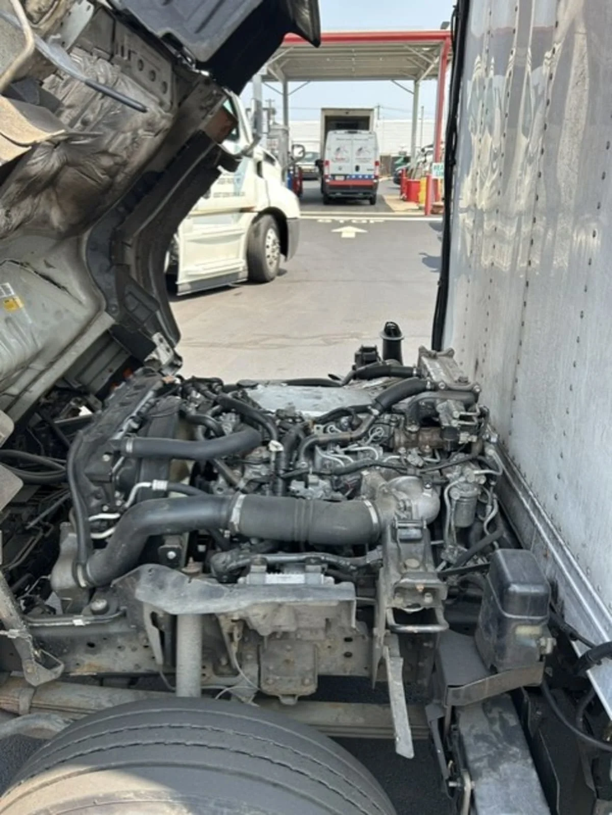 2020 Isuzu NQR in Farmingdale, NY — photo 10