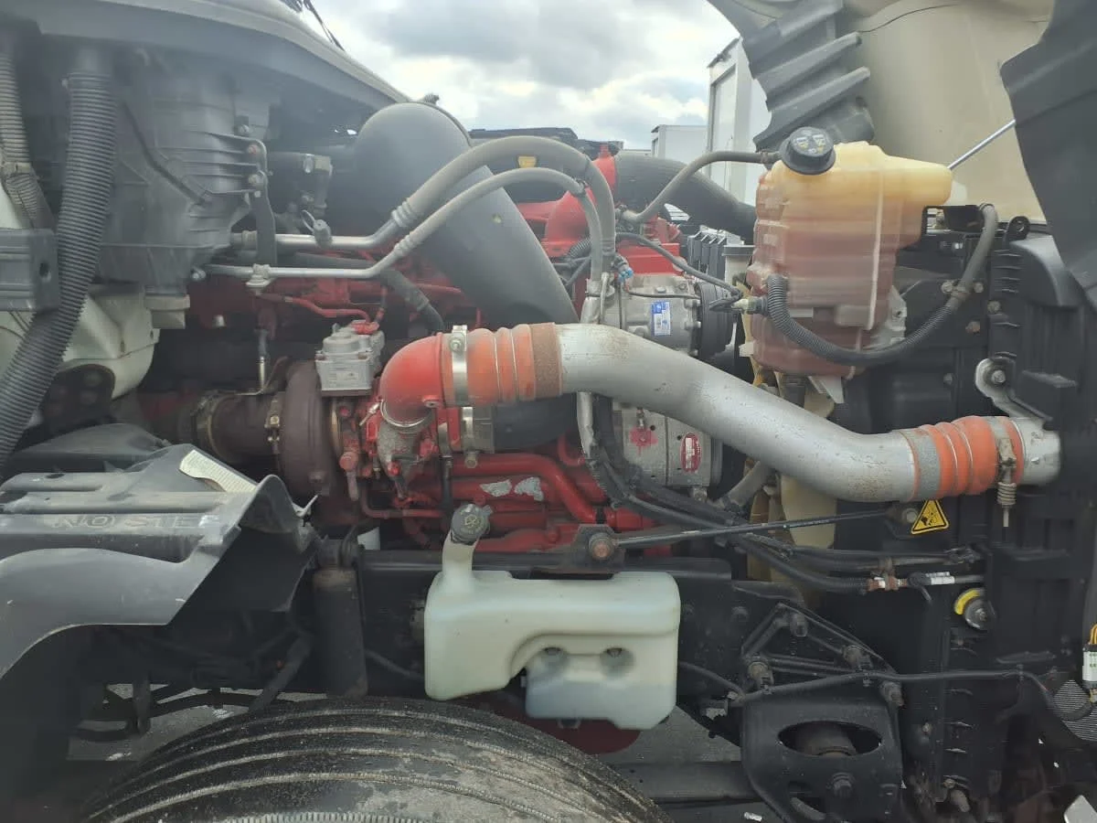 2019 International LT in Taylor, MI — photo 10