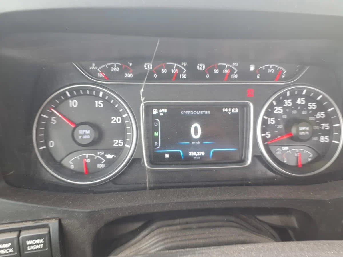 2019 International LT in Taylor, MI — photo 11