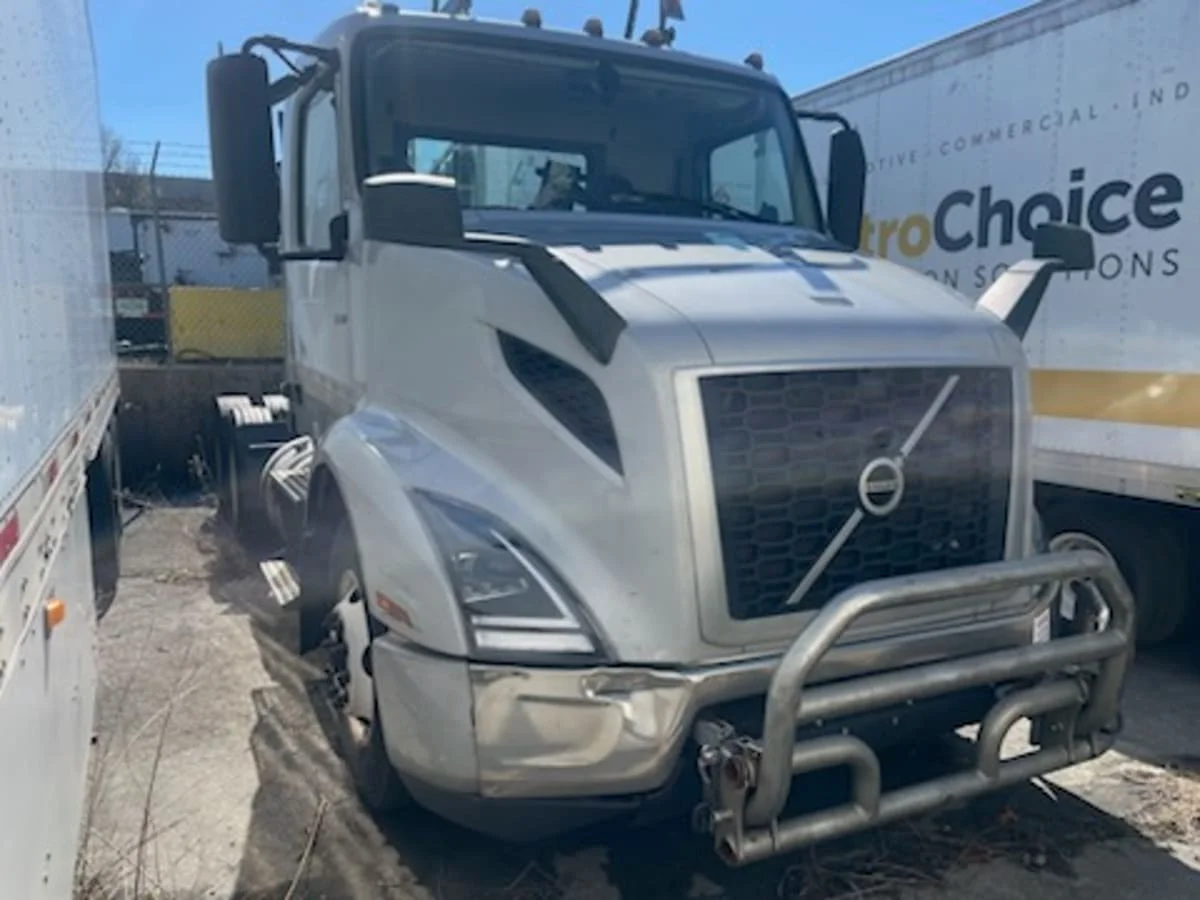 2019 Volvo - image 11