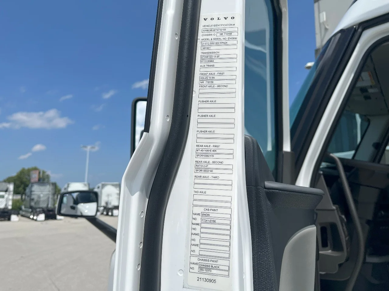 2026 Volvo VNL 860 in Pendleton, IN — photo 10