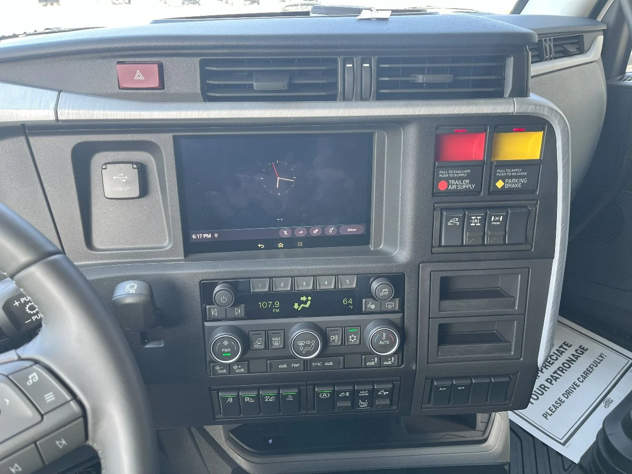 2026 Volvo VNL 860 in Pendleton, IN — photo 12