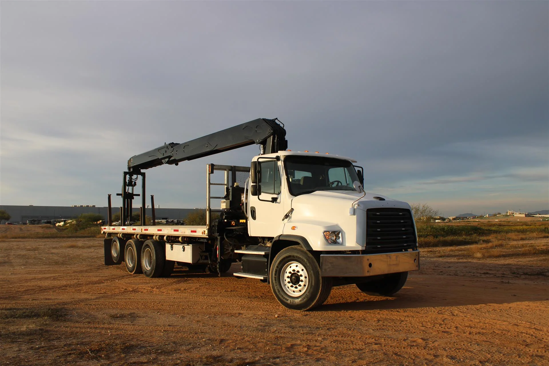 2016 Freightliner 114SD - image 11
