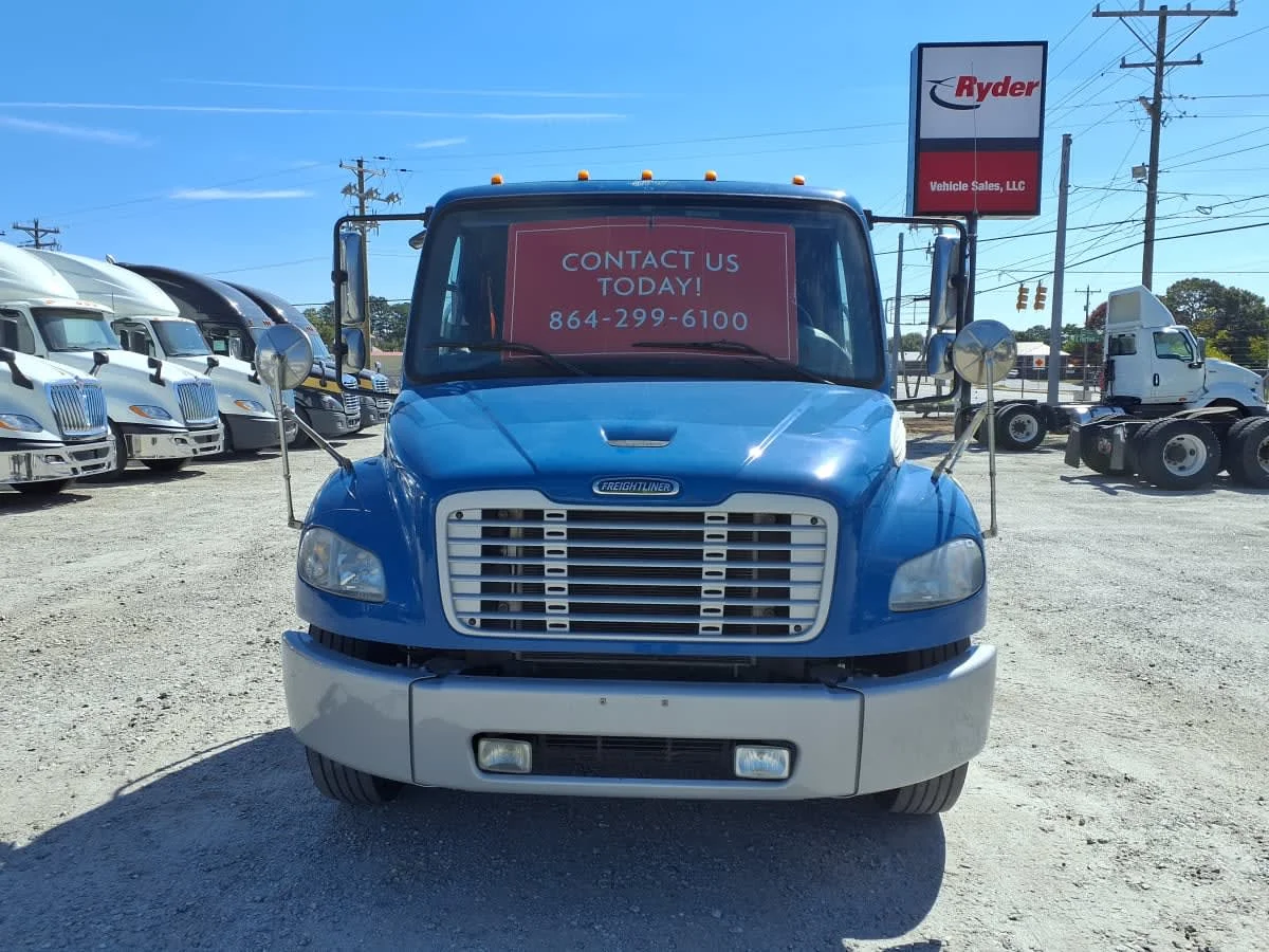2019 Freightliner M2 106 in Greenville, SC — photo 2