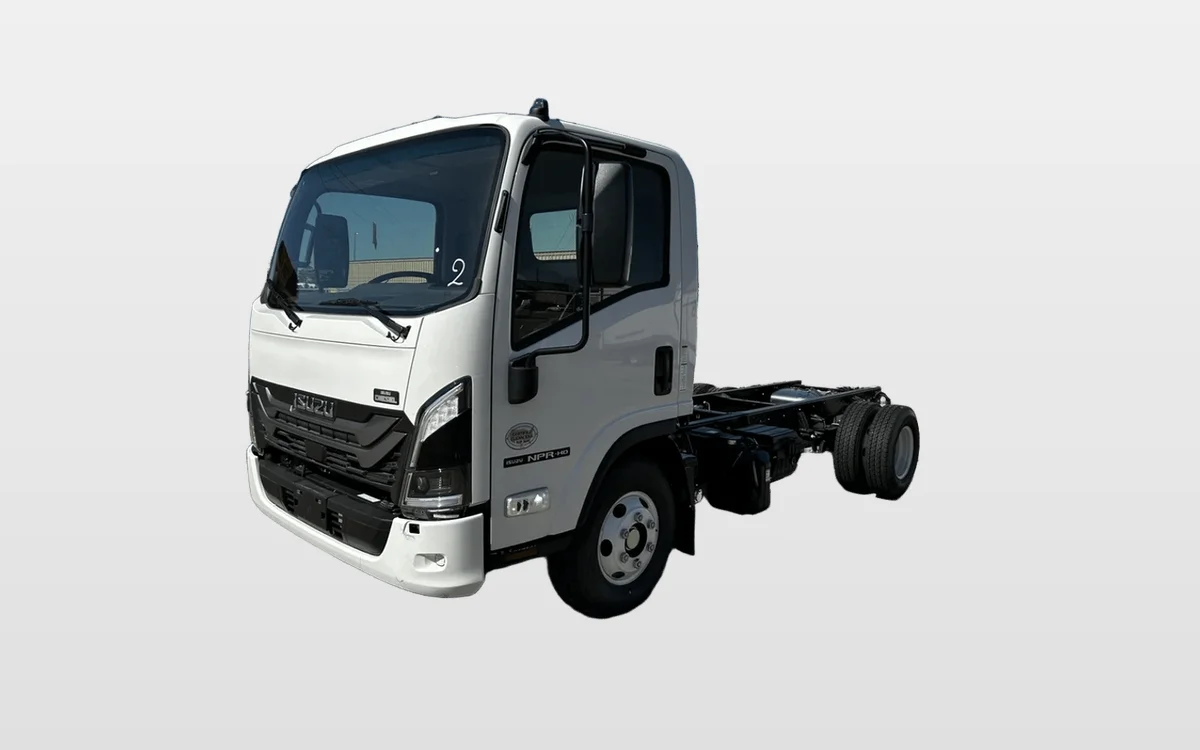 2025 Isuzu NPR - image 1