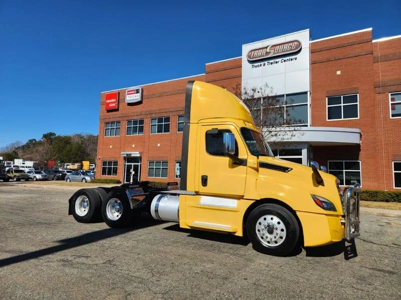 2017 Kenworth T880 - image 9