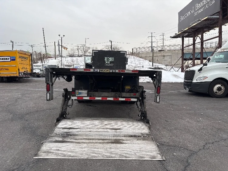 2020 Hino 338 - image 9