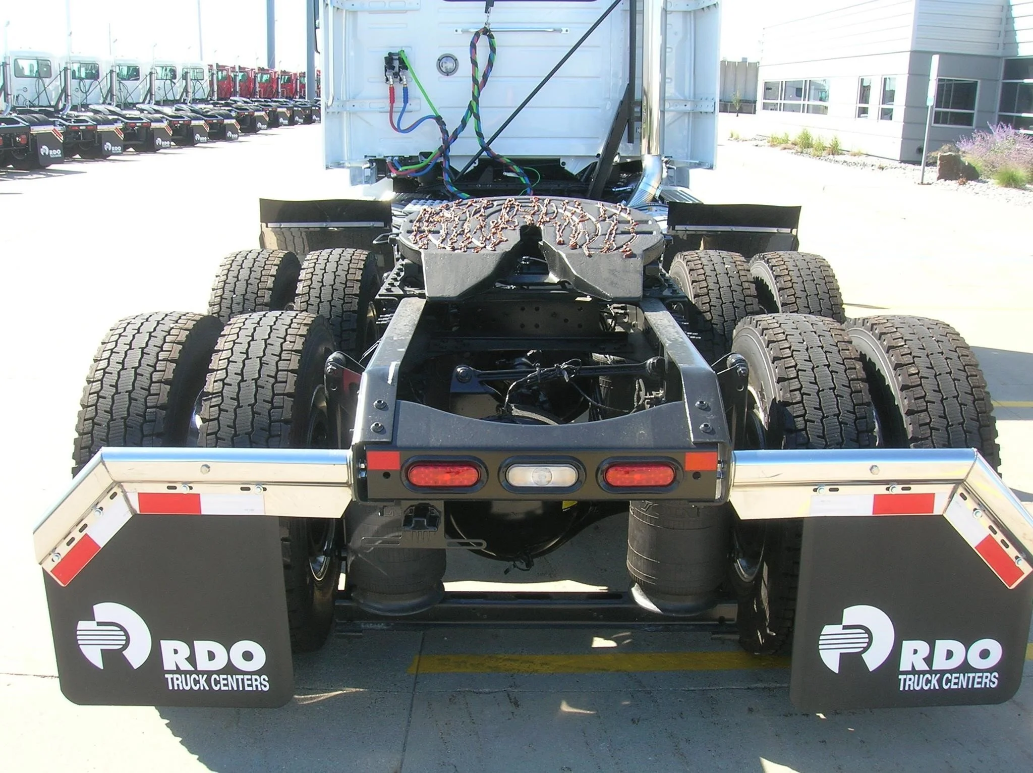 2026 Volvo VNR 640 - image 6