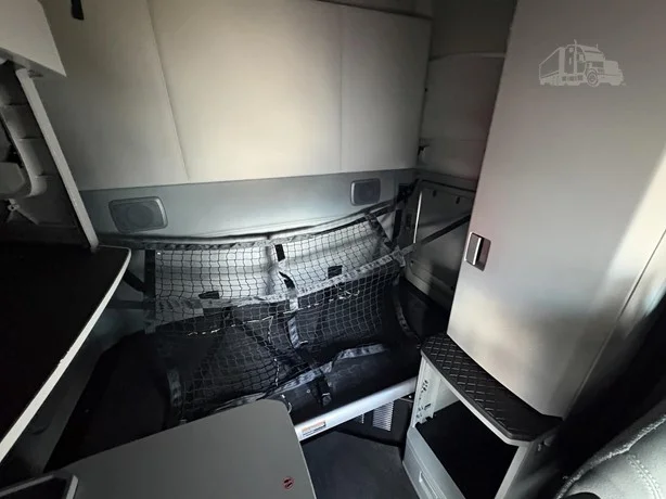 2022 Kenworth T680 - image 14