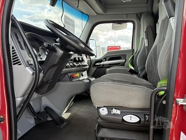 2022 Kenworth T680 - image 9