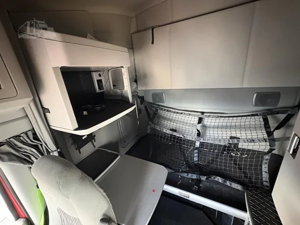 2022 Kenworth T680 - image 13