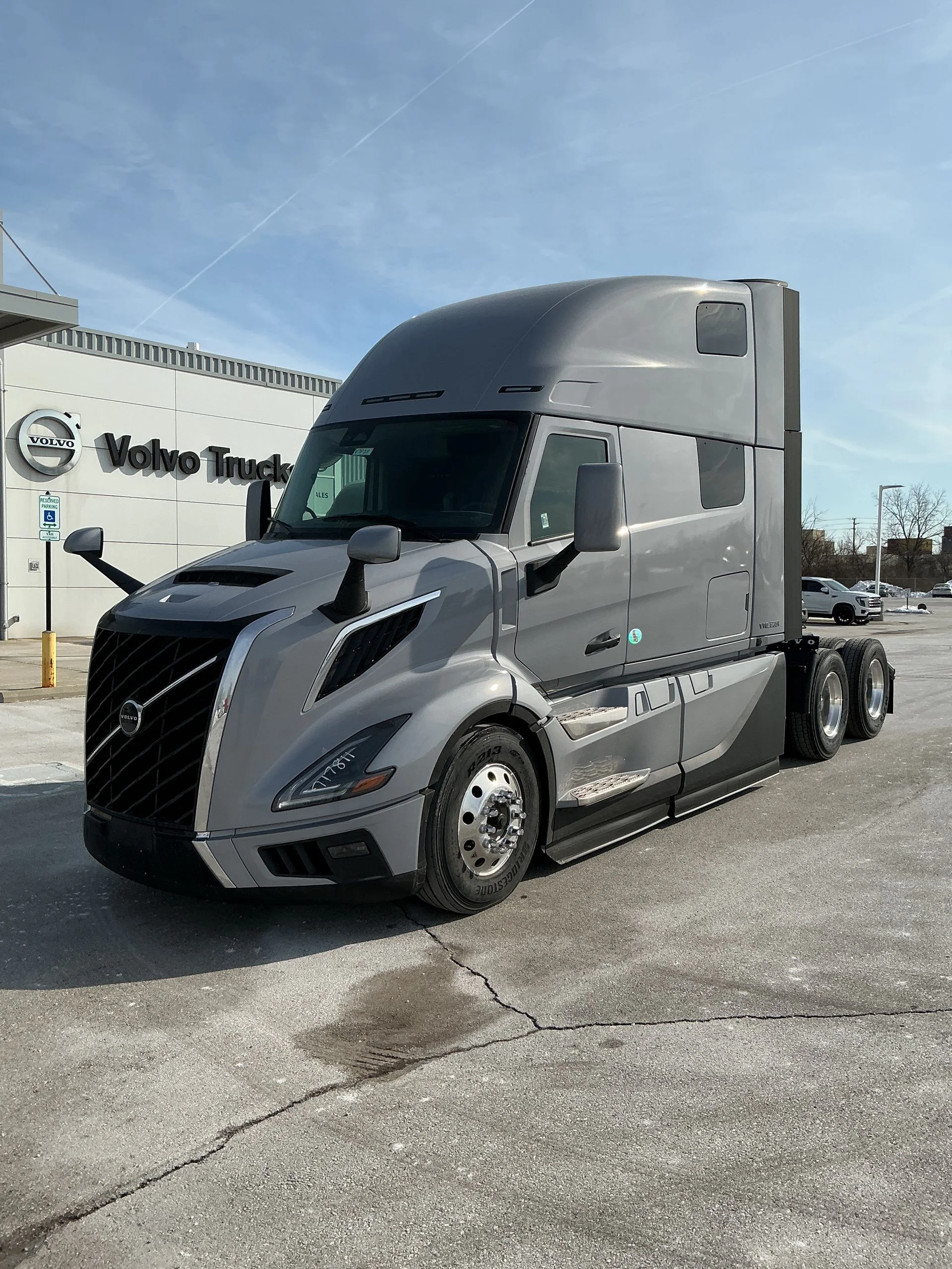 2026 Volvo VNL 860 in Indianapolis, IN