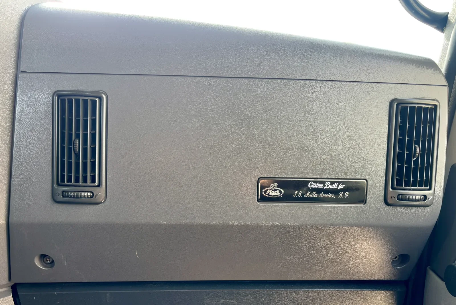 2012 Mack Pinnacle in Hutchins, TX — photo 19