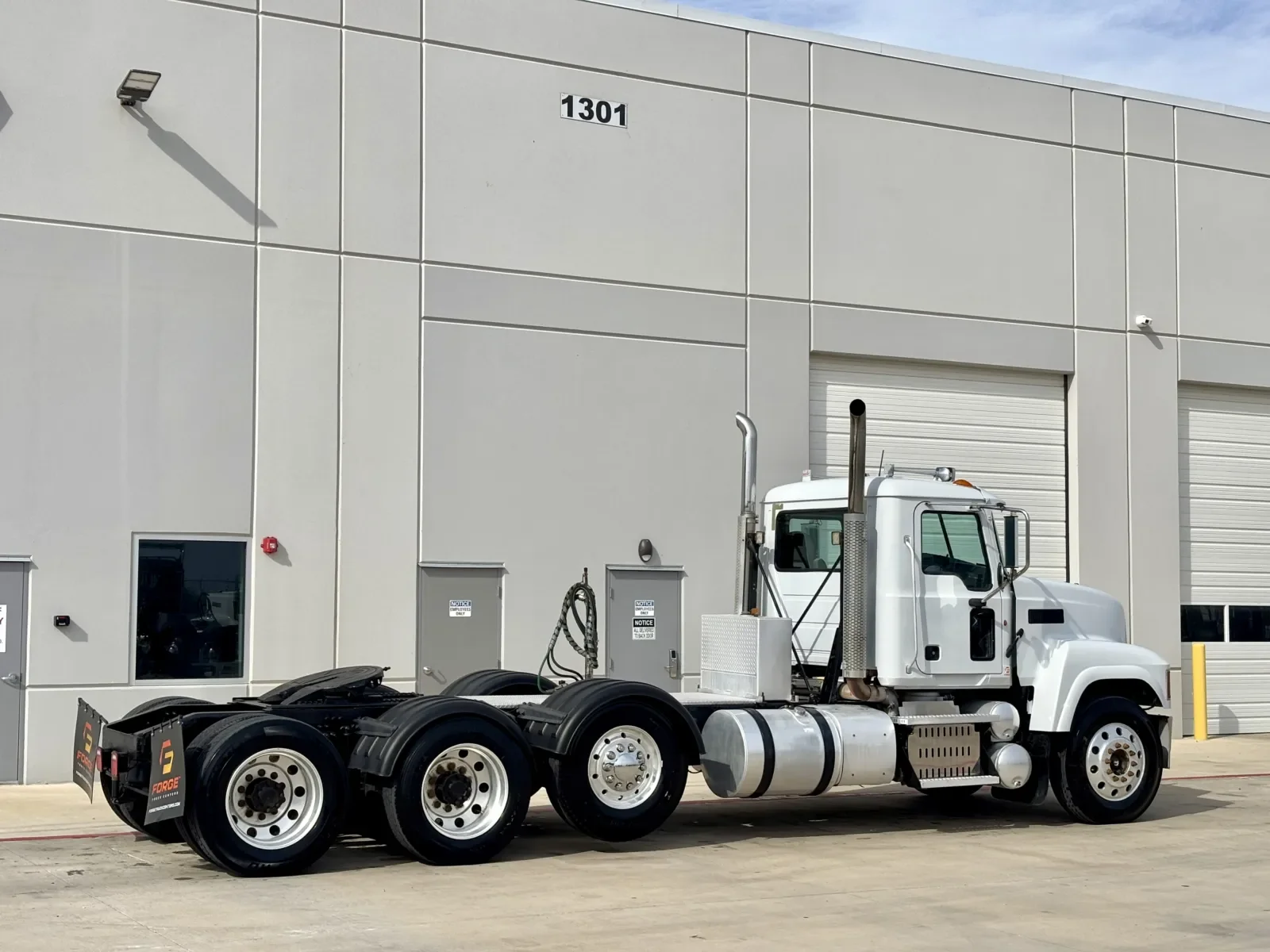 2012 Mack Pinnacle in Hutchins, TX — photo 5