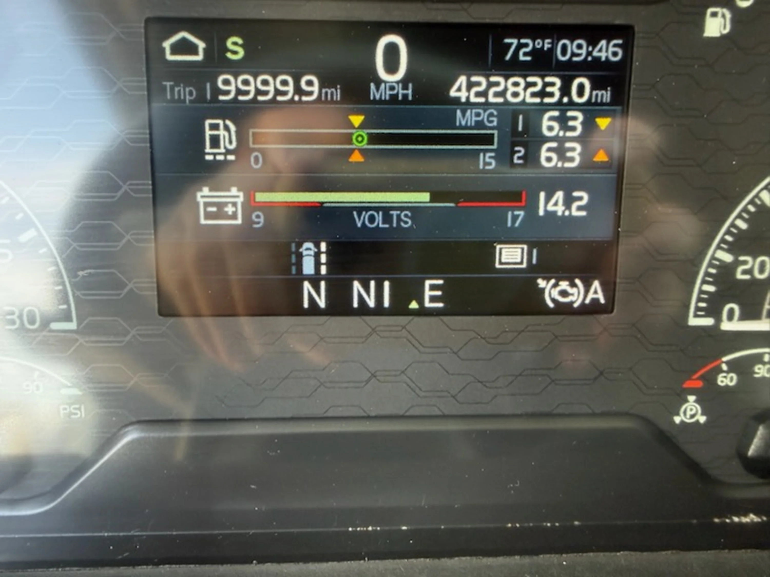 2023 Volvo VNL 760 - image 12