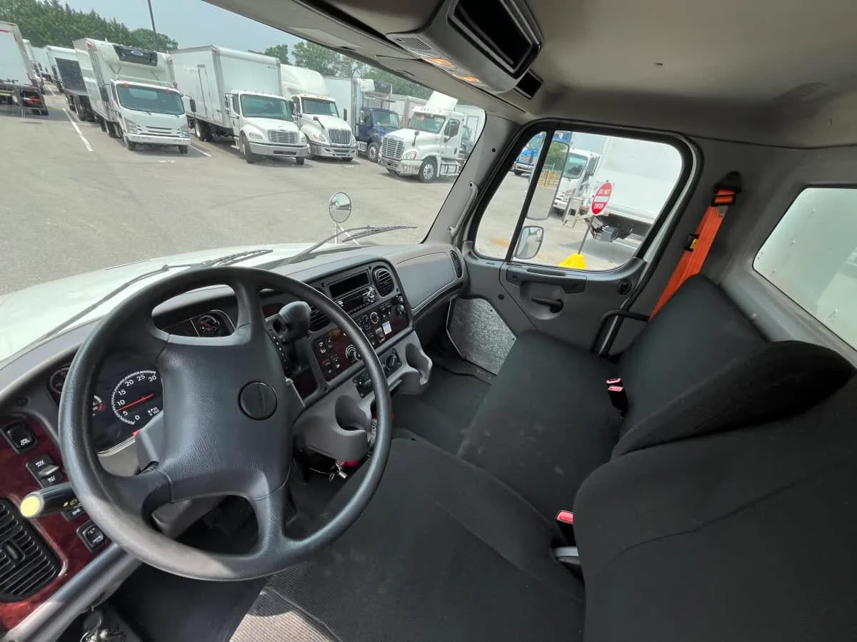 2019 Freightliner M2 106 - image 7