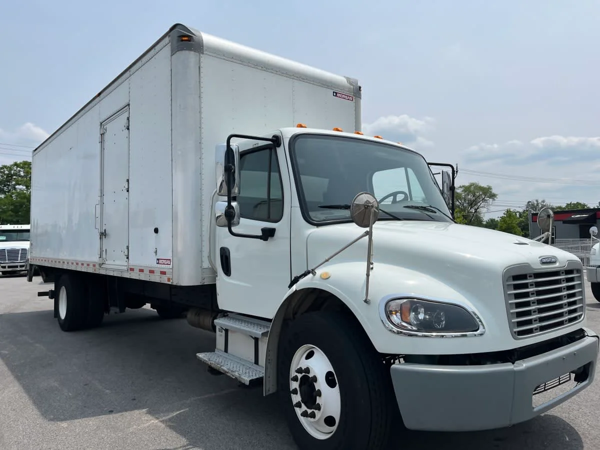 2019 Freightliner M2 106 - image 3