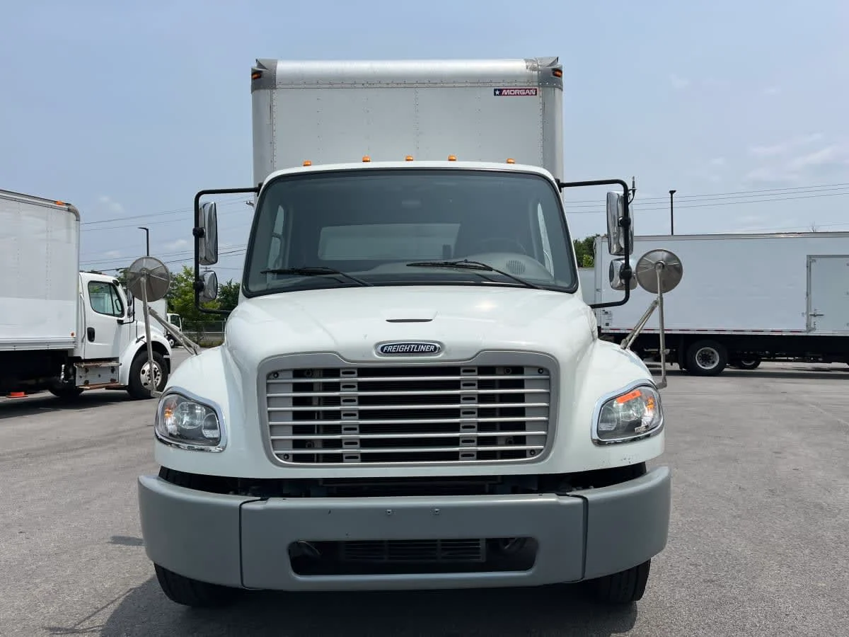 2019 Freightliner M2 106 - image 2