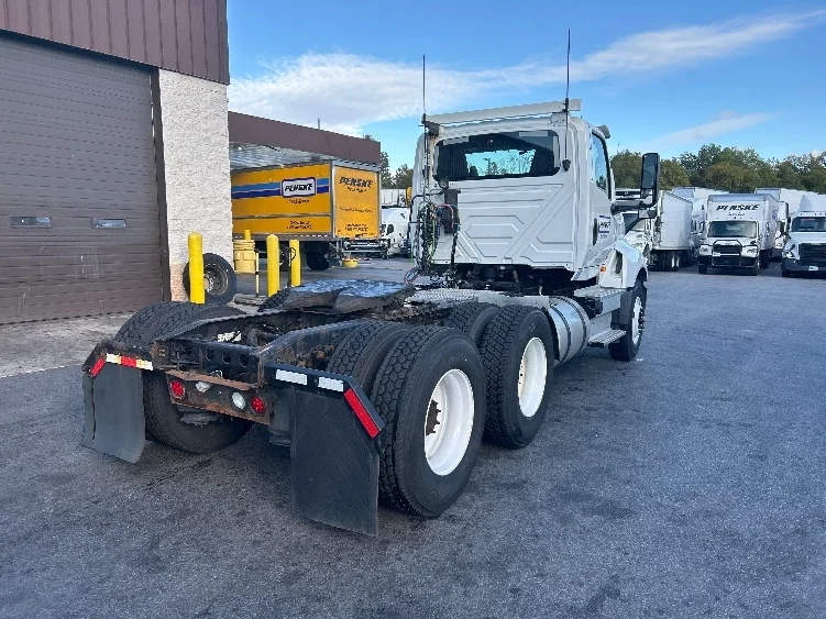 2019 International LT in Springfield, MA — photo 7