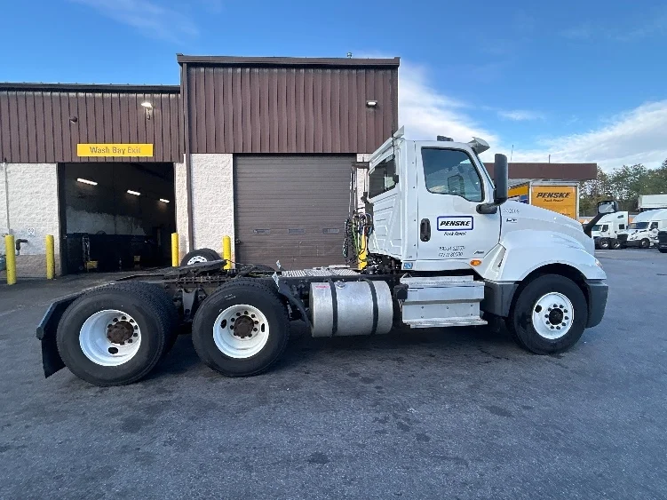 2019 International LT in Springfield, MA — photo 8