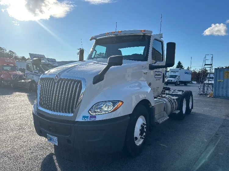 2019 International LT in Springfield, MA — photo 3