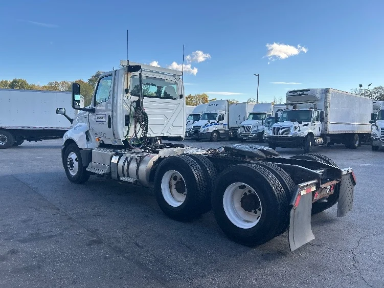 2019 International LT in Springfield, MA — photo 5