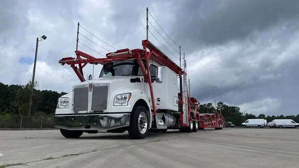 2024 Kenworth T880