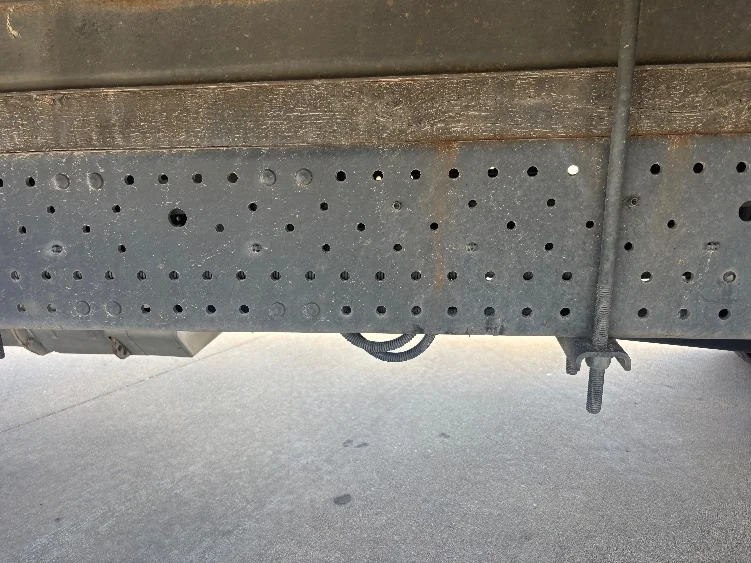 2021 Isuzu NRR - image 5