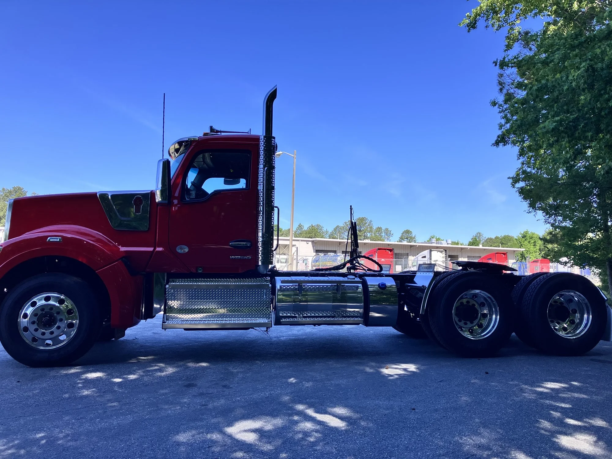 2027 Kenworth W990 in Keyser, WV — photo 2