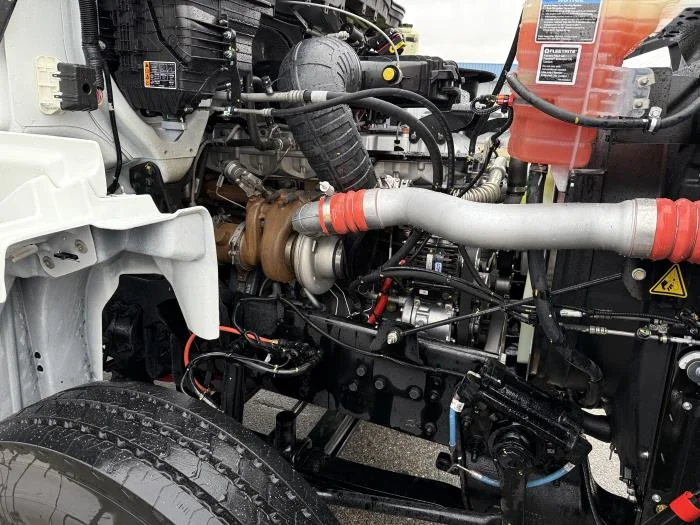 2026 International HX - image 19