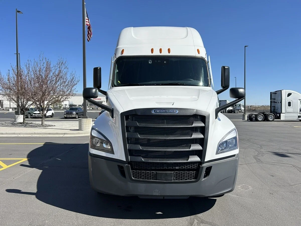 2026 Freightliner Cascadia - image 3
