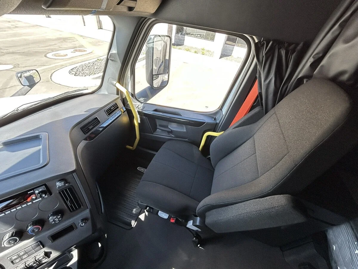 2026 Freightliner Cascadia - image 18