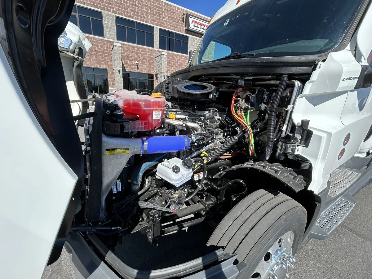 2026 Freightliner Cascadia - image 24