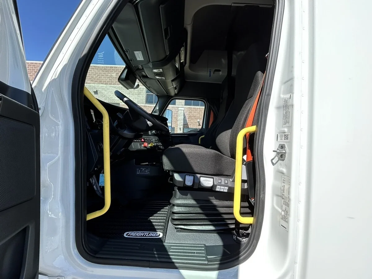 2026 Freightliner Cascadia - image 14