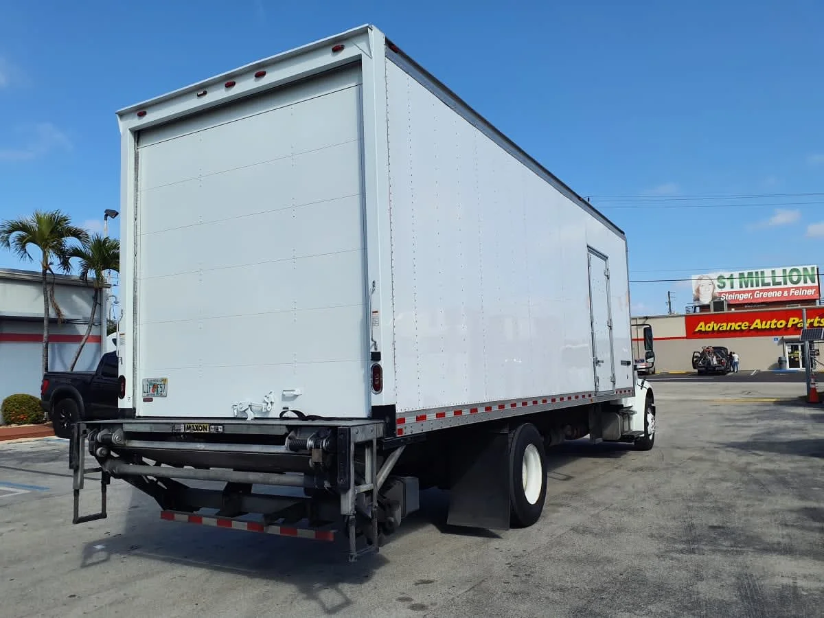 2020 Freightliner M2 106 - image 4