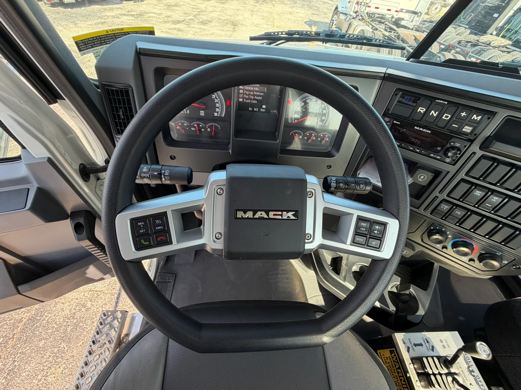 2026 Mack Granite in Fort Worth, TX — photo 15