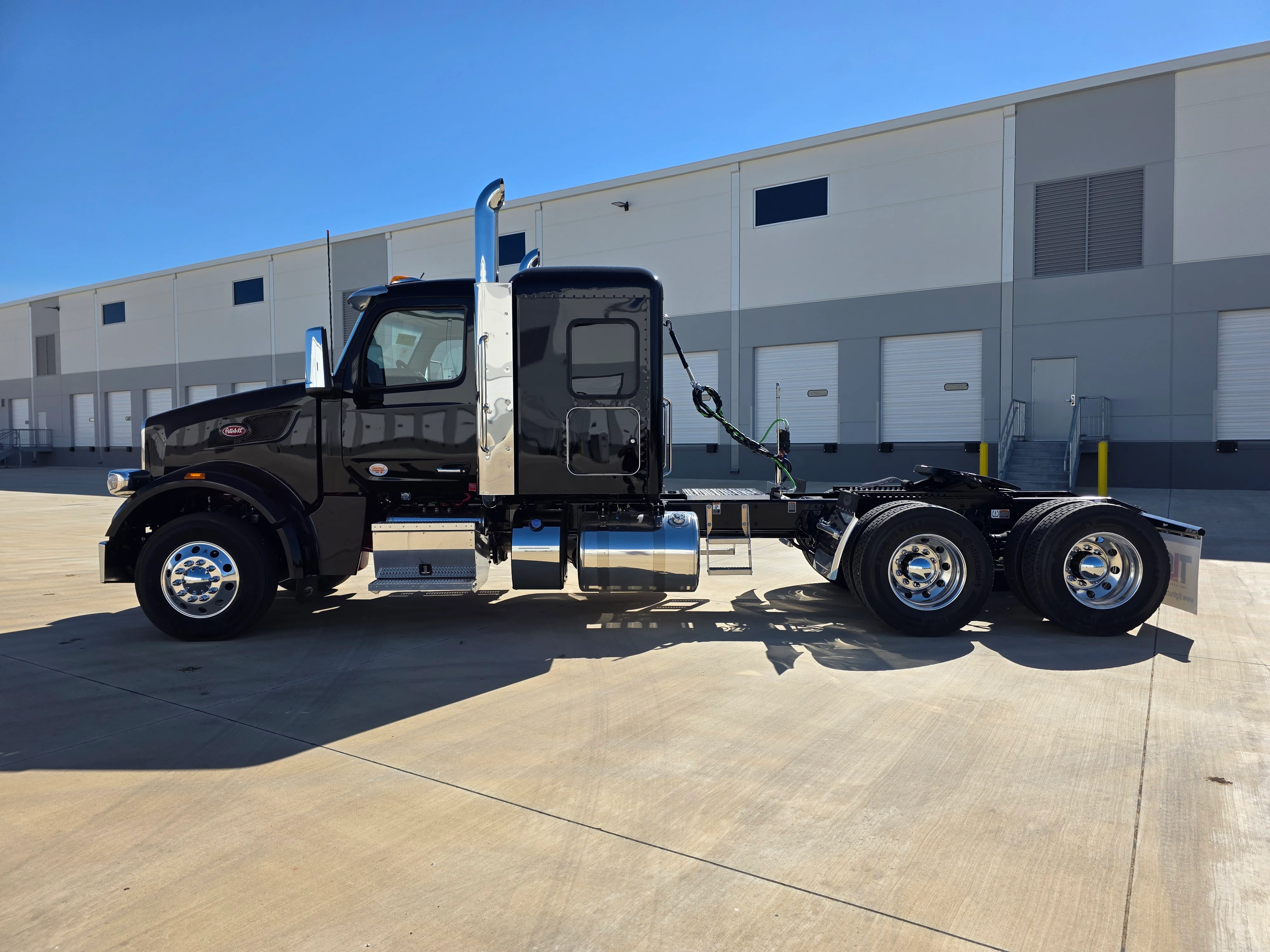 2026 Peterbilt 567 in Fort Smith, AR — photo 2