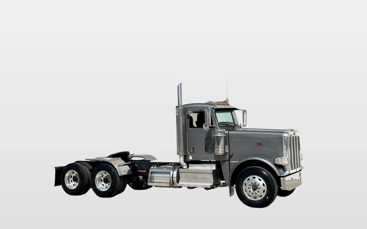2022 Peterbilt 389 - image 1