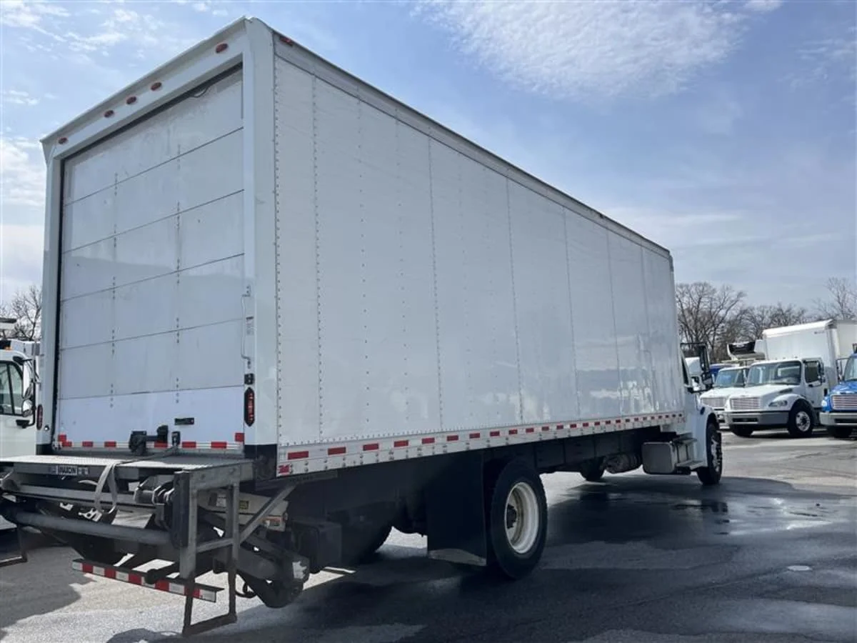2019 Freightliner M2 106 - image 4