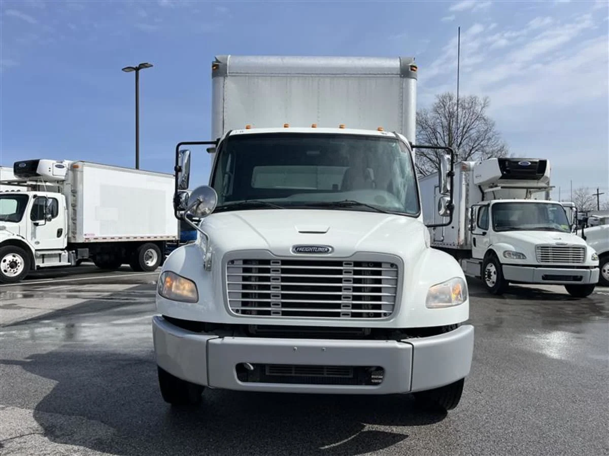 2019 Freightliner M2 106 - image 2
