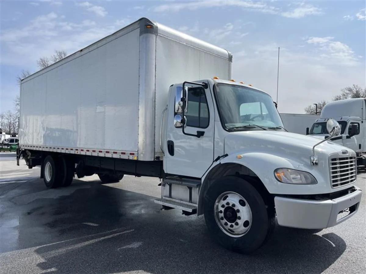 2019 Freightliner M2 106 - image 3