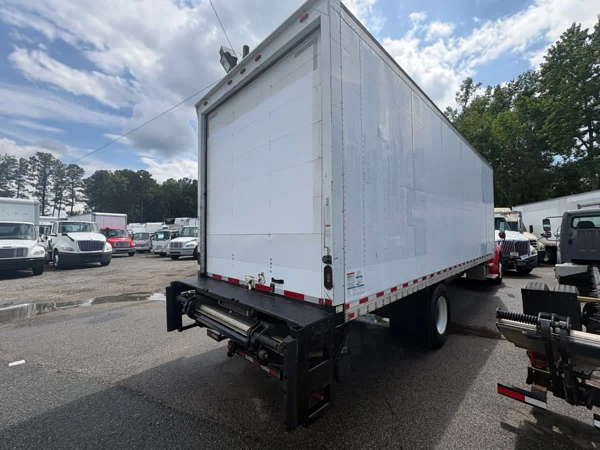 2017 Freightliner M2 106 in Ashland, VA — photo 4